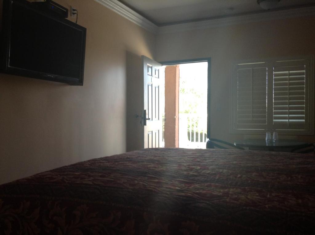 Bronco Motel Los Angeles Exterior photo